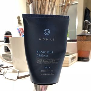 Monat Blowout Cream